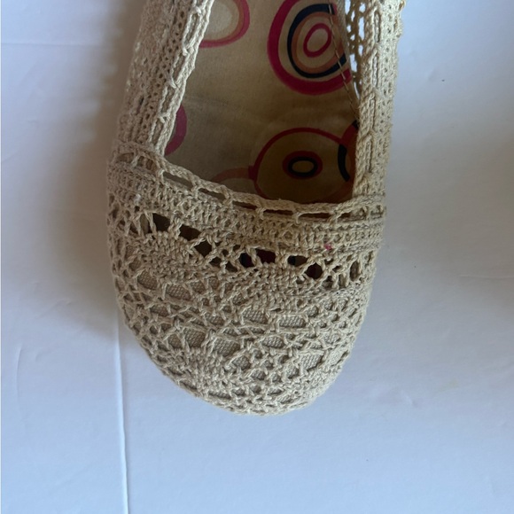 NWOT Dr. Scholl's Cream Crochet Flats, Size: 6 - Picture 2 of 9